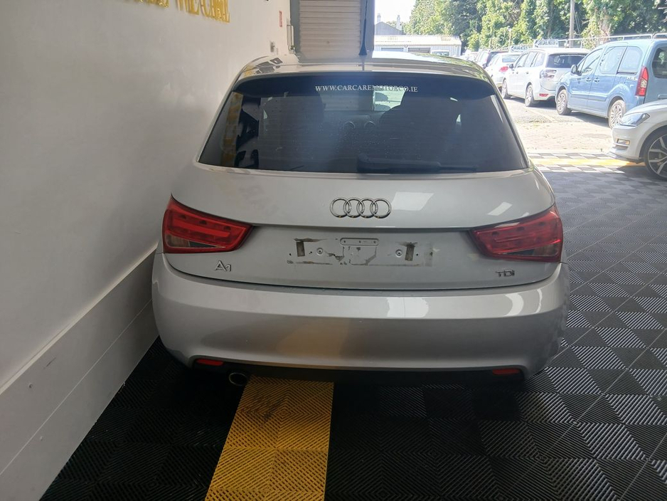 Audi A1 SB 1.6tdi 90 Sport 4DR — thumbnail 5