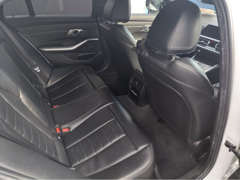 BMW 3 Series BMW 320D M-SPORT, TOURING AUTO, FULLY LOADED WITH SPEC — thumbnail 17