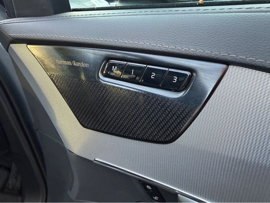 2023 Volvo XC90 2L Petrol Plug-in Hybrid For Sale Images