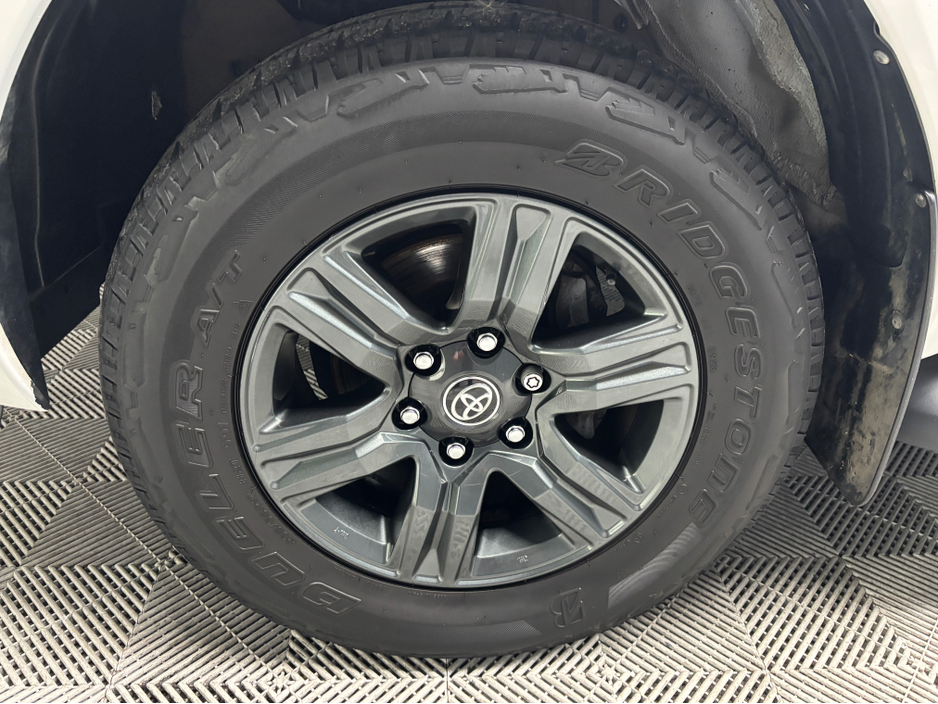 2021 Toyota Hilux 2.4L Diesel For Sale Images