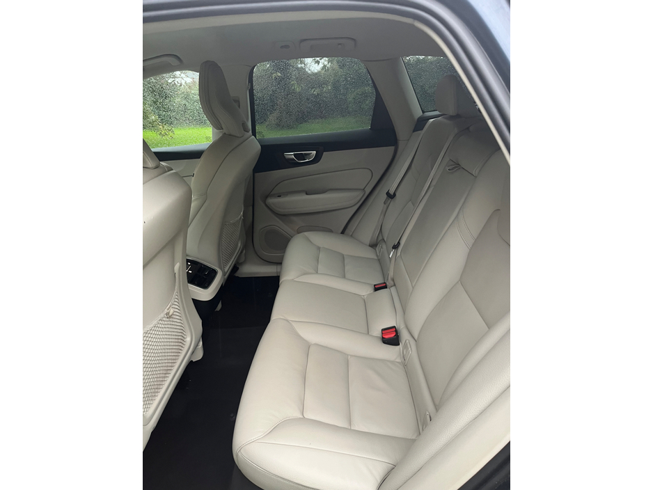 2022 Volvo XC60 2L Diesel For Sale Images