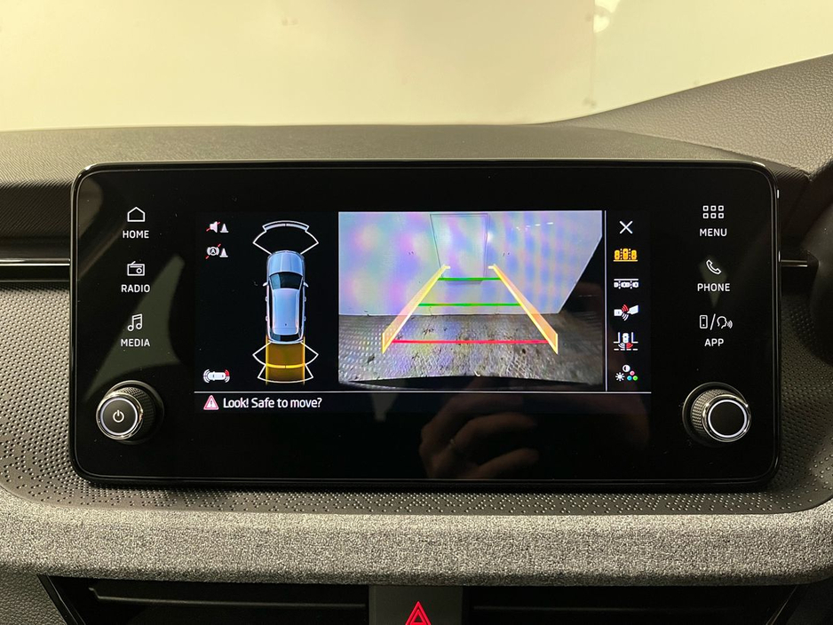 Skoda Kamiq Selection 1.0TSI 115BHP - Reversing Camera - Climate Control - Heated Seats - Keyless Start - Cruise Control - Apple CarPlay/Android Auto — thumbnail 14