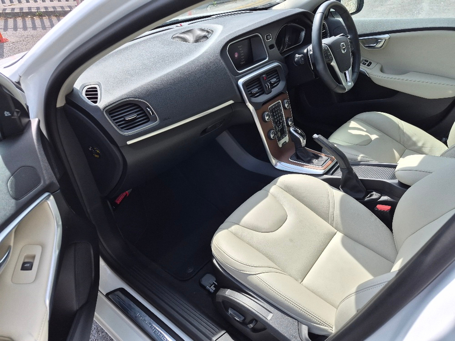 2019 Volvo V40 1.5L Petrol For Sale Images
