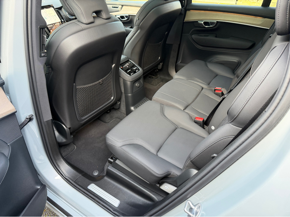 2025 Volvo XC90 2L Petrol Plug-in Hybrid For Sale Images