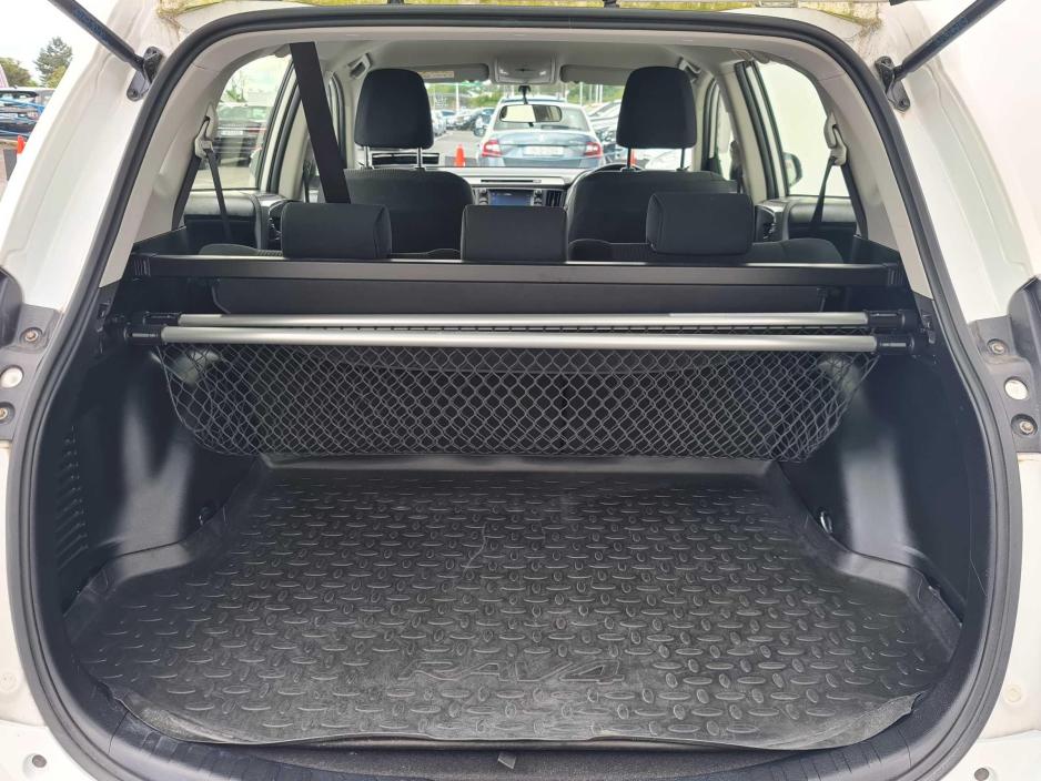 2017 Toyota RAV4 2.0 D-4D LUNA MODEL // 6 SPEED //... | Jammer.ie