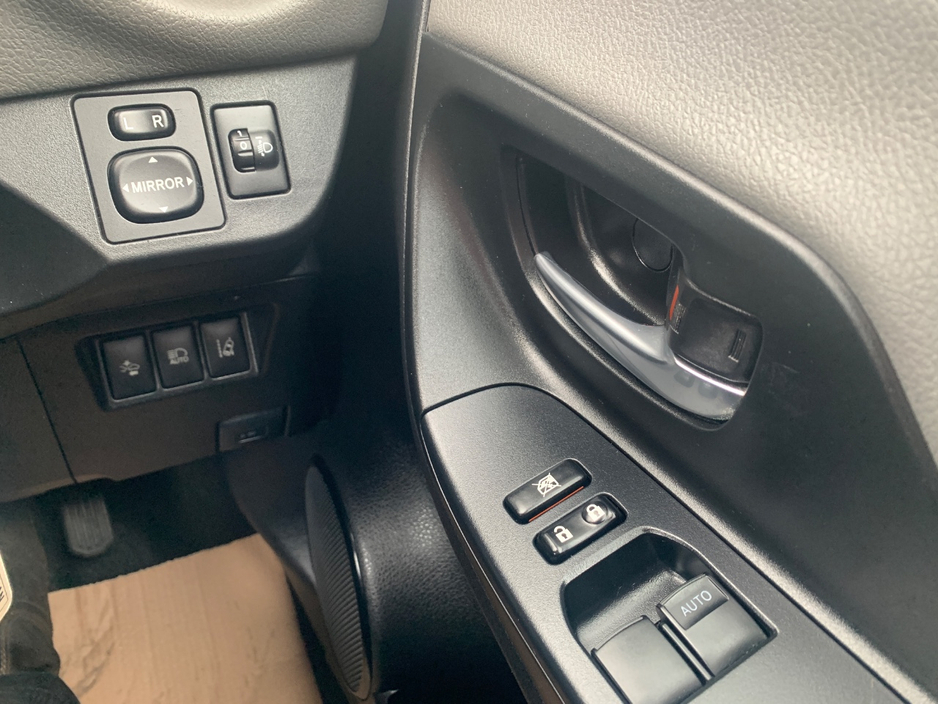 2017 Toyota Yaris 1L Petrol For Sale Images