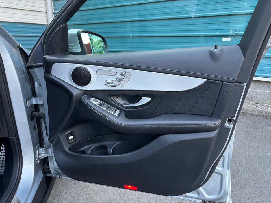 2022 Mercedes-Benz GLC Class 2.0L Diesel For Sale Images
