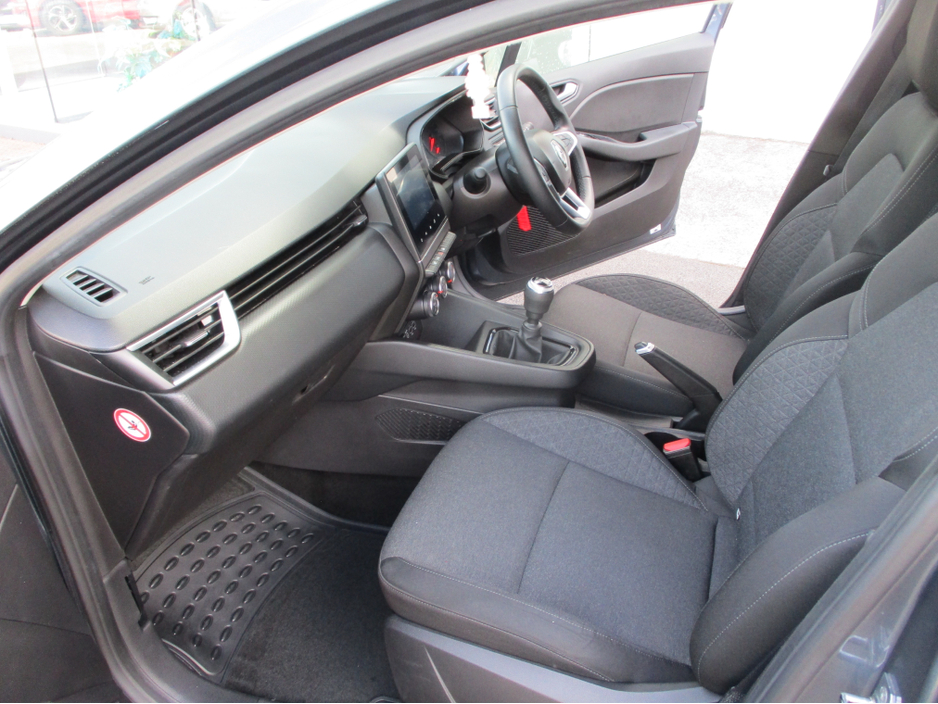 2022 Renault Clio 1L Petrol For Sale Images