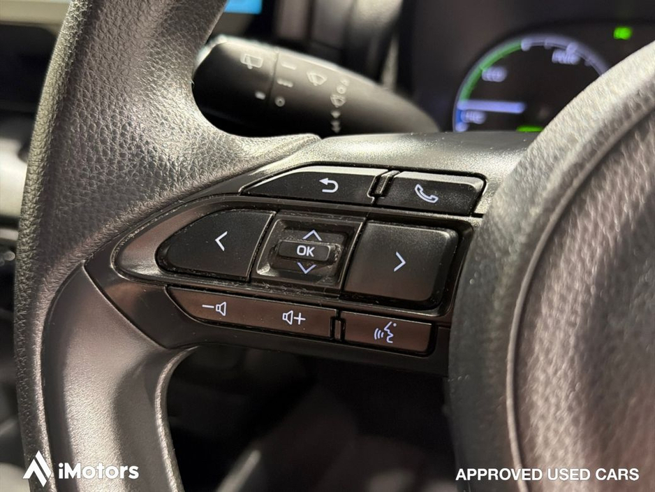 Toyota Yaris AUTOMATIC HYBRID X — thumbnail 26