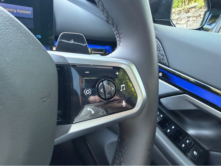 2025 BMW 5 Series 2L Petrol Plug-in Hybrid For Sale Images
