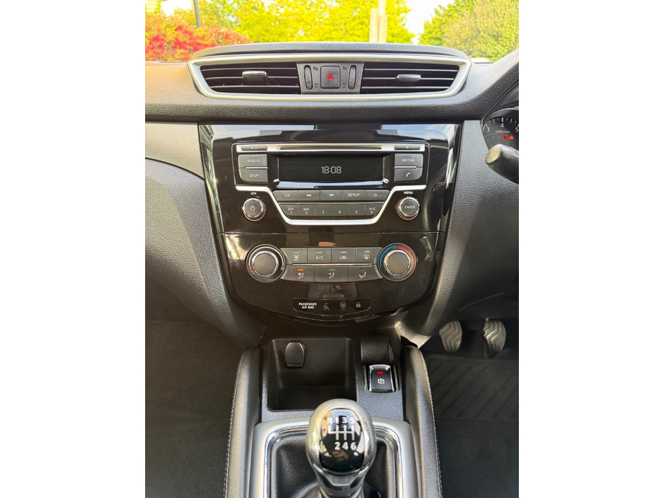 Nissan Qashqai 1.2 PET XE SAFETY PK E E6 4DR — thumbnail 9