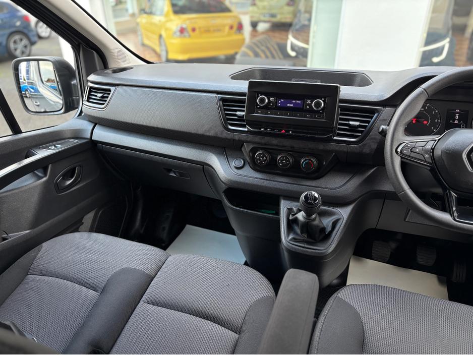 2022 Renault Trafic 2L Diesel For Sale Images