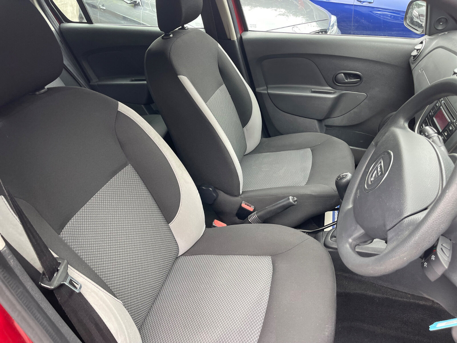 Dacia Logan — thumbnail 10