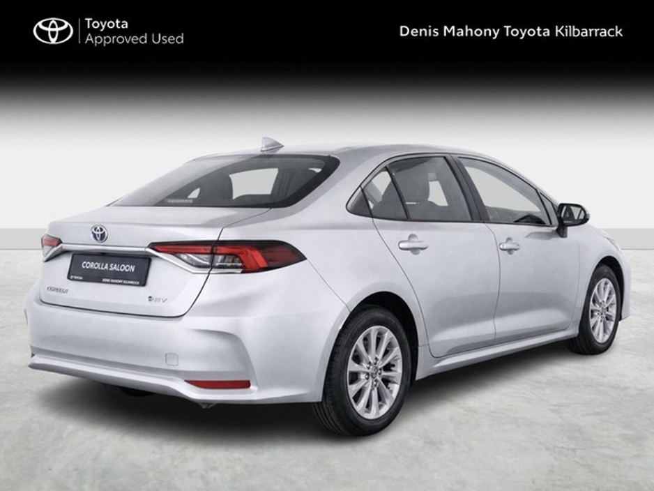 Toyota Corolla Saloon — thumbnail 2