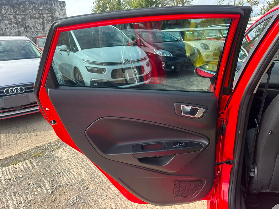 Ford Fiesta 1.0L EcoBoost Petrol Automatic - Low mileage (2130) — thumbnail 12