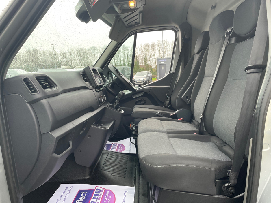 2023 Renault Master 2.3L Diesel For Sale Images