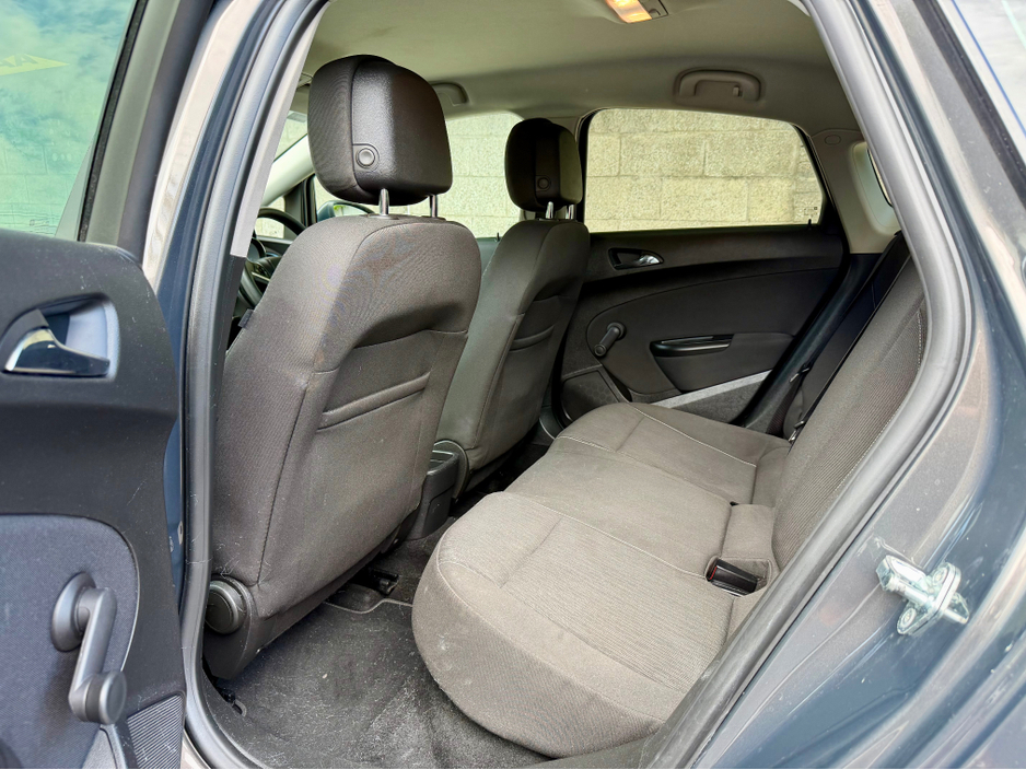 2014 Opel Astra 1.7L Diesel For Sale Images