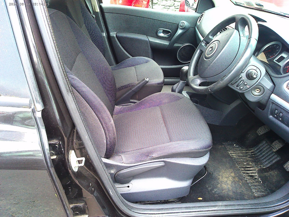 2006 Renault Clio 1.1L Petrol For Sale Images