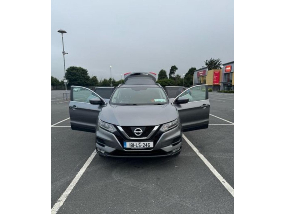 Nissan Qashqai 1.2 SV 18 4DR — thumbnail 3