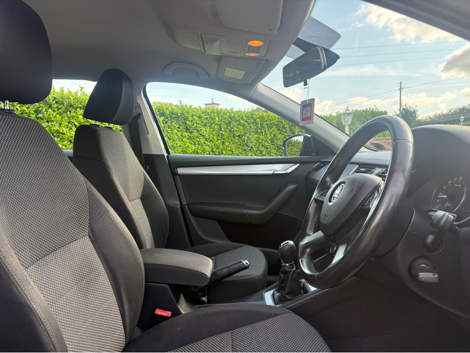 2014 Skoda Octavia 1.6L Diesel For Sale Images