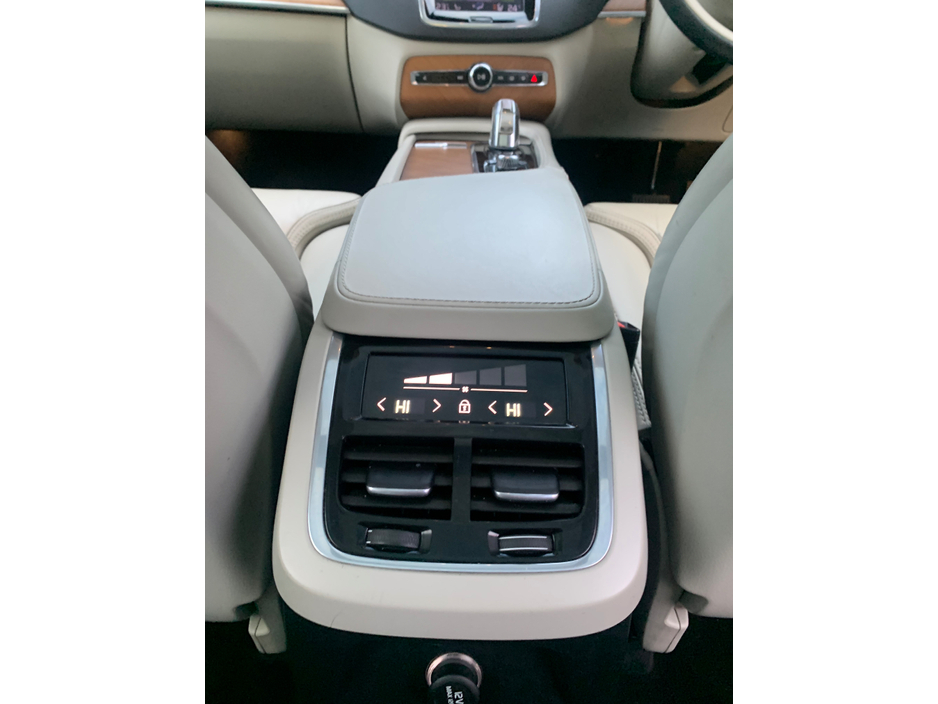 2019 Volvo XC90 2L Petrol Plug-in Hybrid For Sale Images