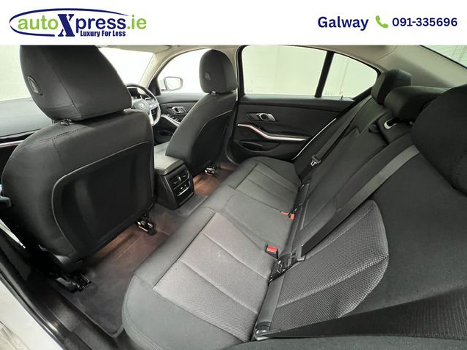 BMW 3 Series 320D xDrive Automatic. — thumbnail 6
