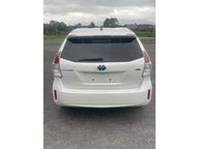 2016 Toyota Prius Alpha 1.8L Petrol Hybrid For Sale Images