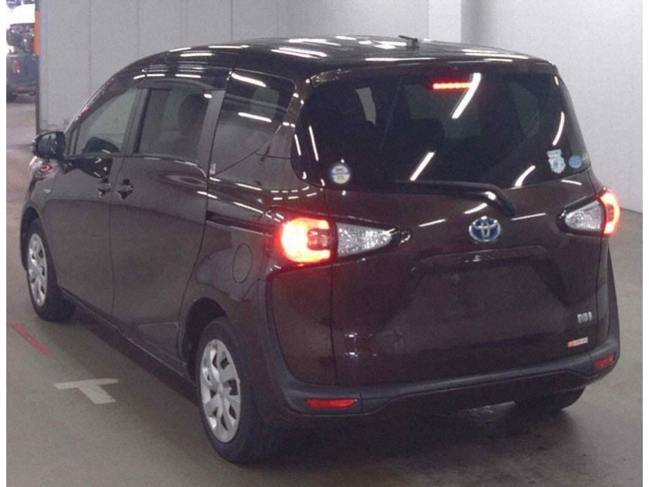 Toyota Sienta 1.5 Petrol Hybrid Auto — thumbnail 3