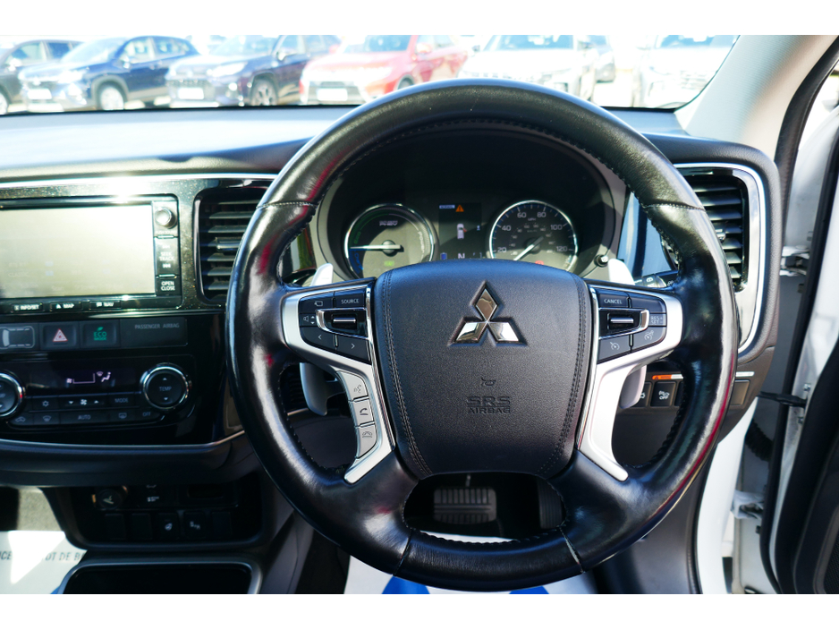 2017 Mitsubishi Outlander 2L Petrol Plug-in Hybrid For Sale Images