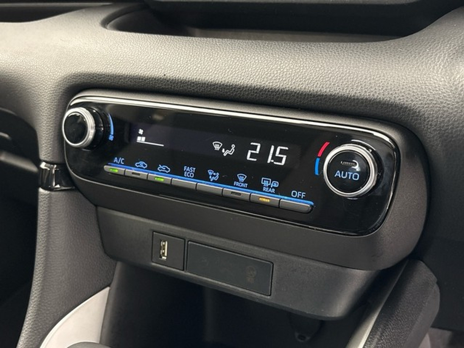 Toyota Yaris Luna Hybrid — thumbnail 15