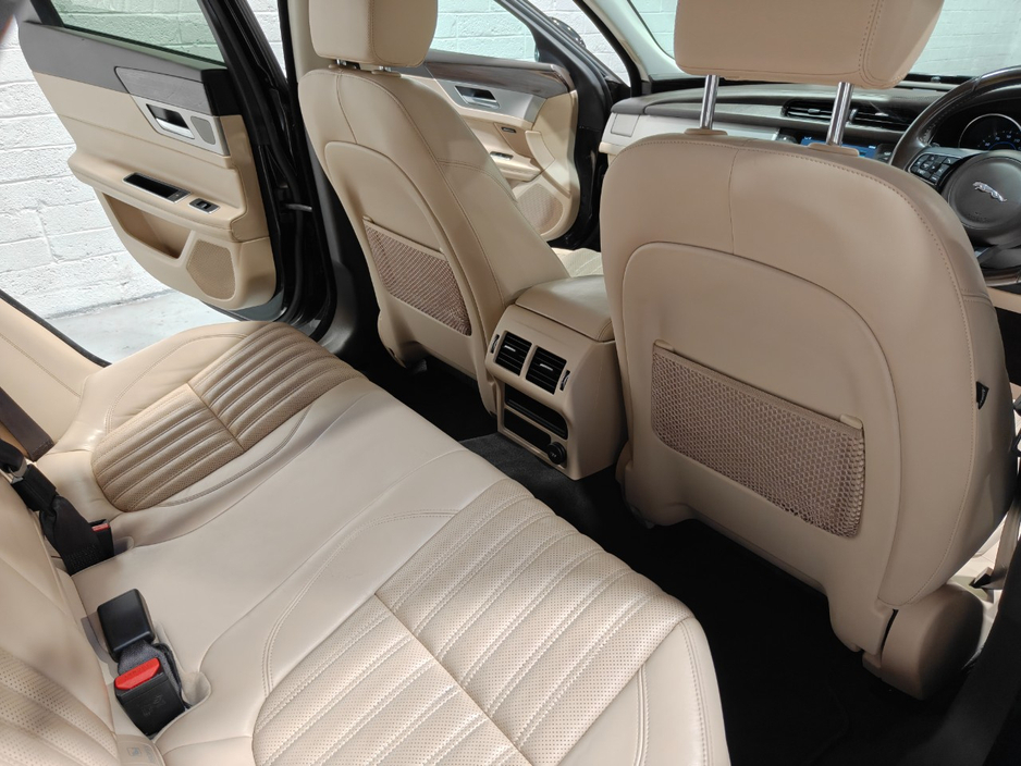 Jaguar XF 2.0 D PORTFOLIO 180PS AUTO 4DR — thumbnail 21