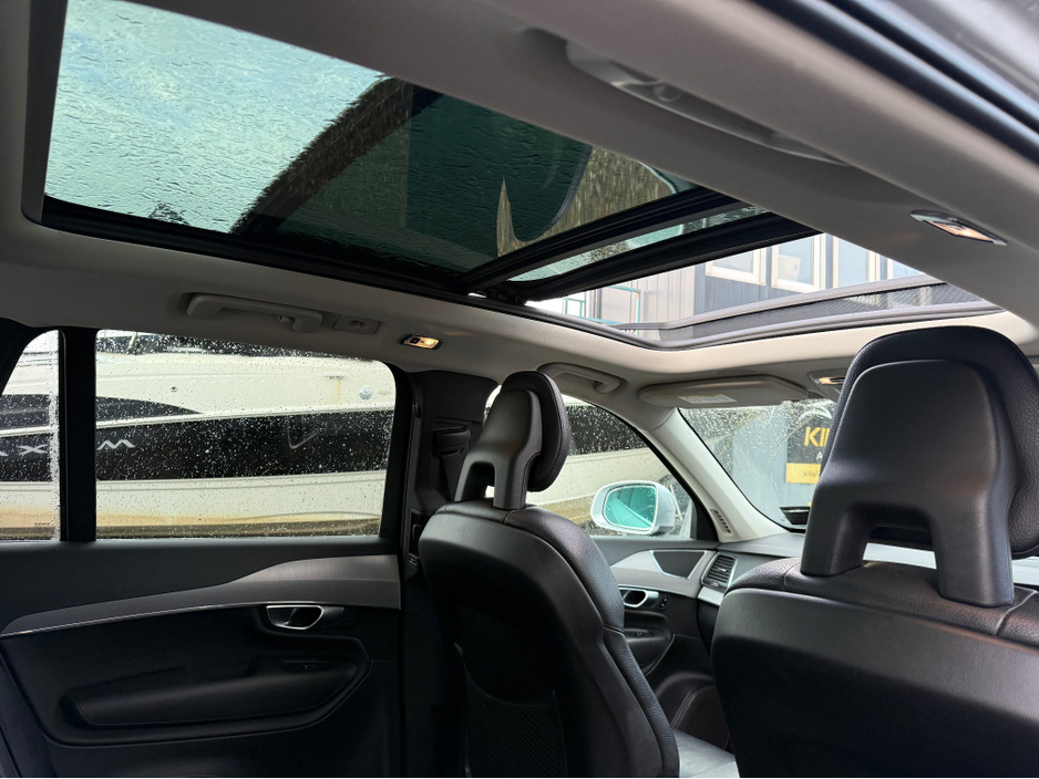 2021 Volvo XC90 2L Diesel For Sale Images