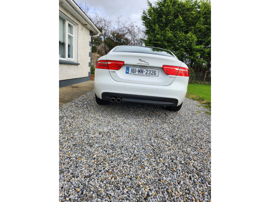 Jaguar XE 2.0 D R-SPORT 177BHP 4DR — thumbnail 3