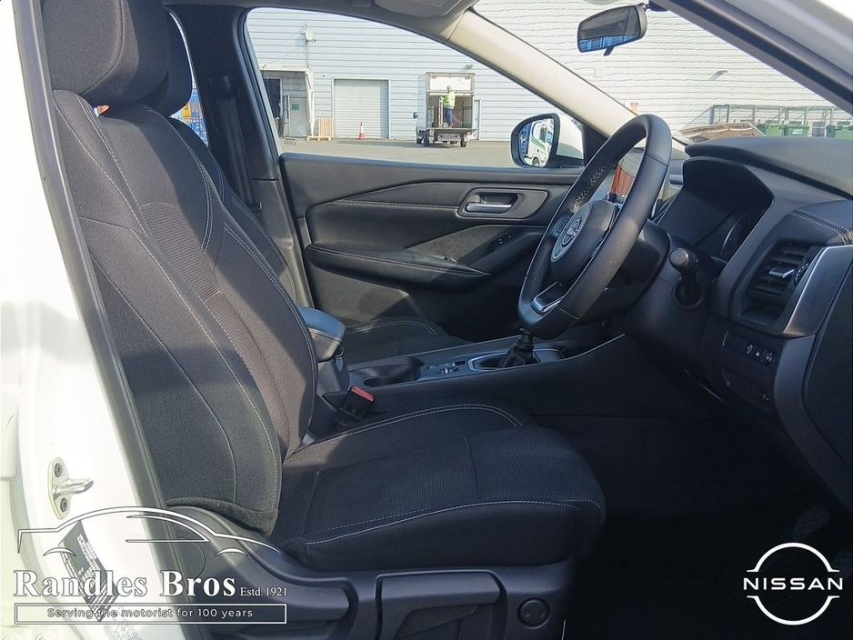 Nissan Qashqai 1.3 PET SV — thumbnail 10