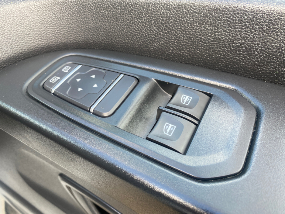 2023 Renault Trafic 2L Diesel For Sale Images