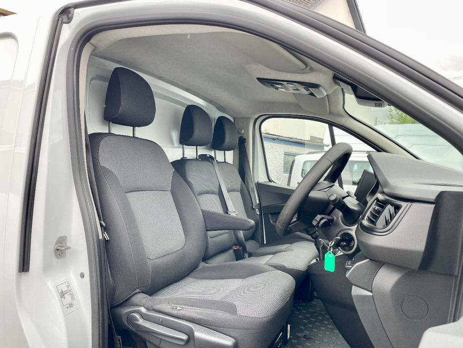 2023 Renault Trafic 2L Diesel For Sale Images