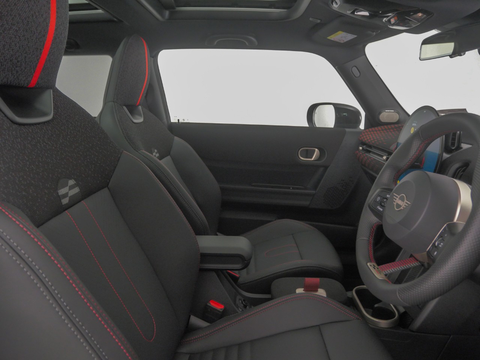 2025 MINI Cooper 2L Petrol For Sale Images