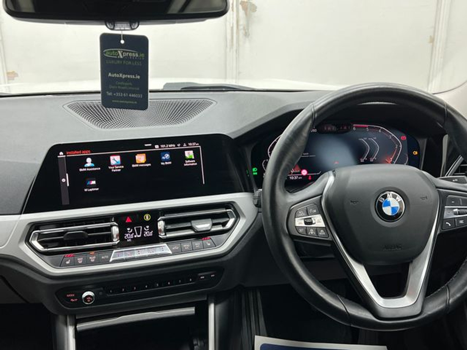 BMW 3 Series 320d xDrive 4WD — thumbnail 18