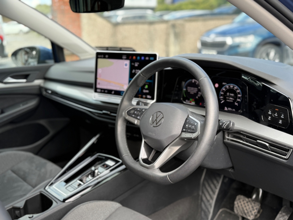 2024 Volkswagen Golf 1.5L Petrol Plug-in Hybrid For Sale Images