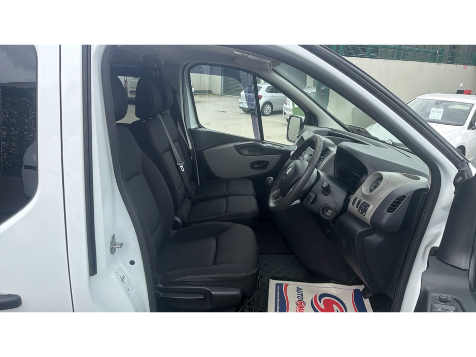 2017 Renault Trafic 1.6L Diesel For Sale Images