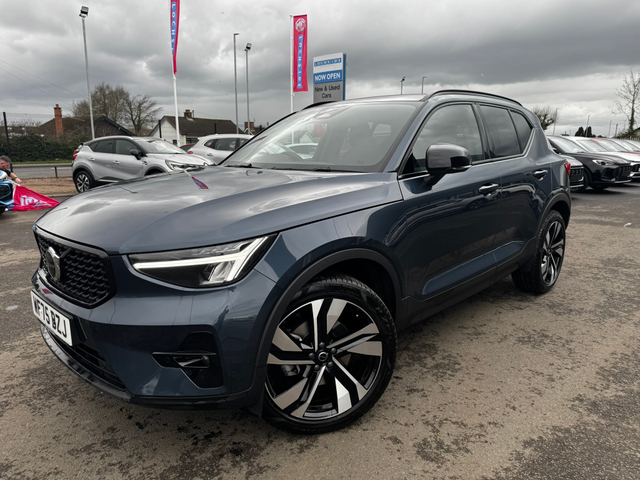 2025 VOLVO XC40 Plus