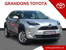 Toyota Yaris Cross LUNA - GRANDONS