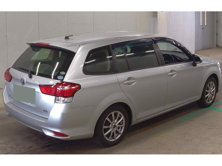 Toyota Corolla 1.5 Corolla Fielder Petrol Hybrid Auto — thumbnail 4
