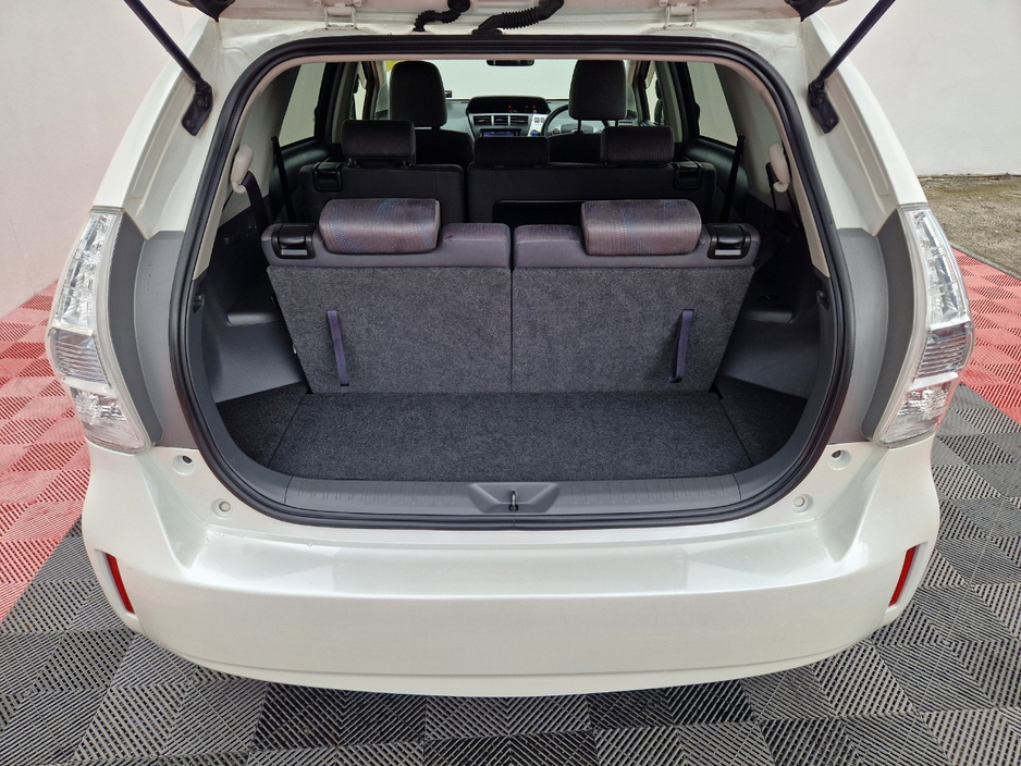 2012 Toyota Prius 1.8L Petrol Hybrid For Sale Images