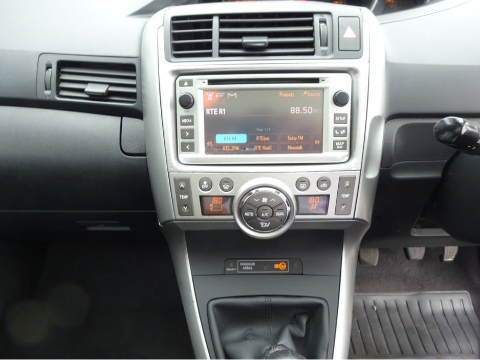 2013 Toyota Verso 2.0L Diesel For Sale Images