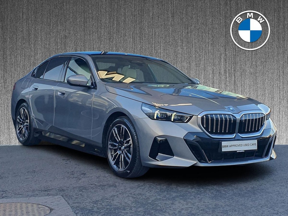 2026 BMW 5 Series 2L Petrol Plug-in Hybrid For Sale Images