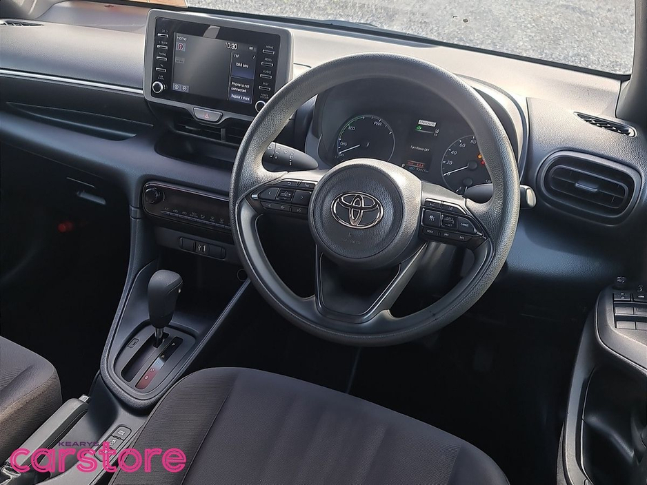 Toyota Yaris Hybrid X — thumbnail 15