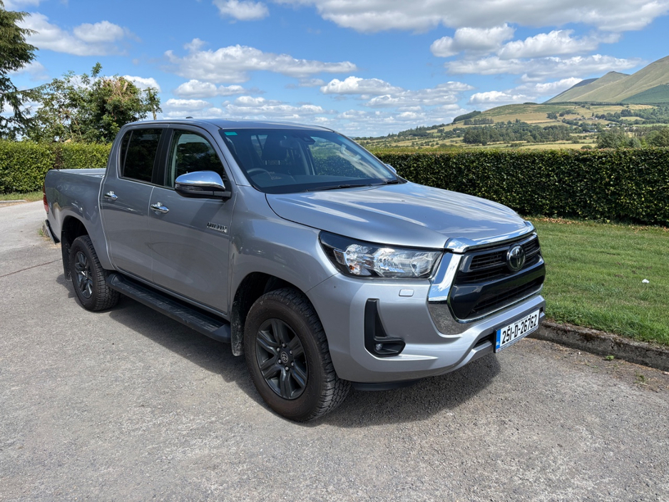 2025 Toyota Hilux 2.8L Diesel For Sale Images