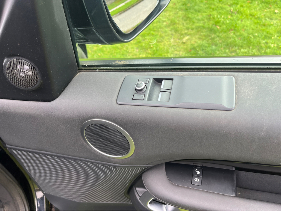 2019 Land Rover Discovery 2L Diesel For Sale Images