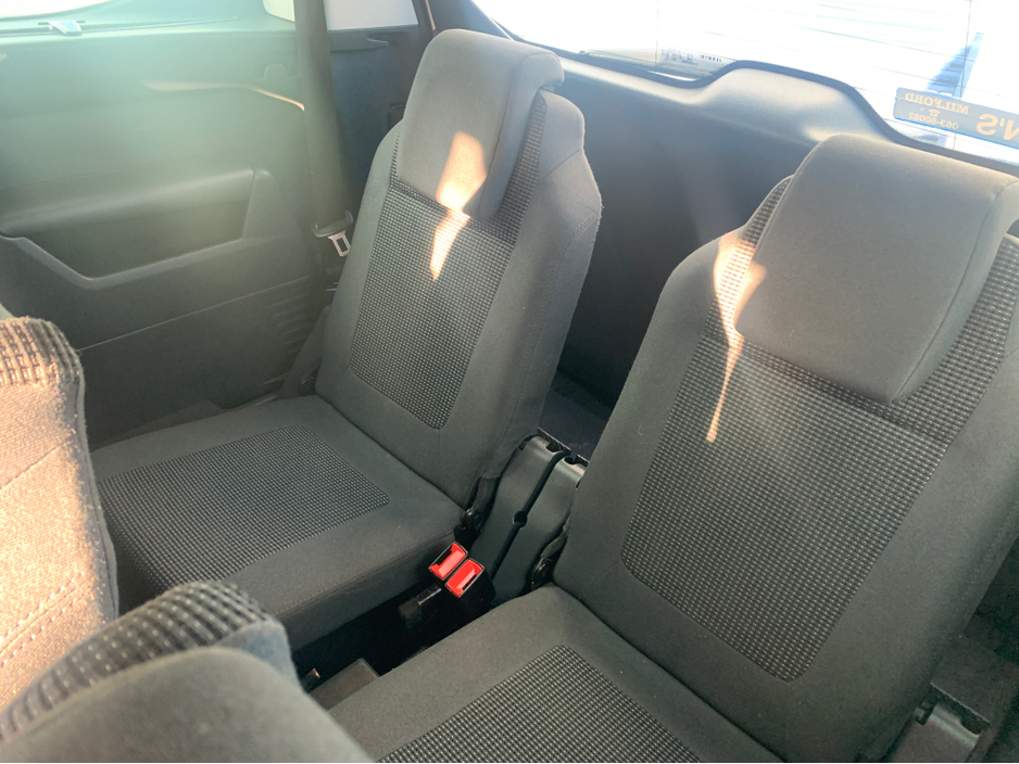 2015 Peugeot 5008 1.6L Diesel For Sale Images
